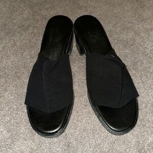 Munro Women’s Slinky Slip On Heeled Shoe GUC 11